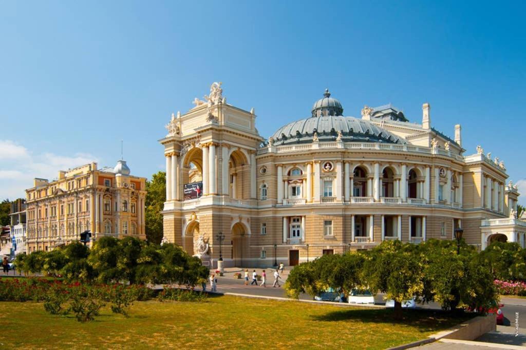 Три Квартала От Оперного-Тихий Лофт-Новый Апарт Odesa Exterior foto